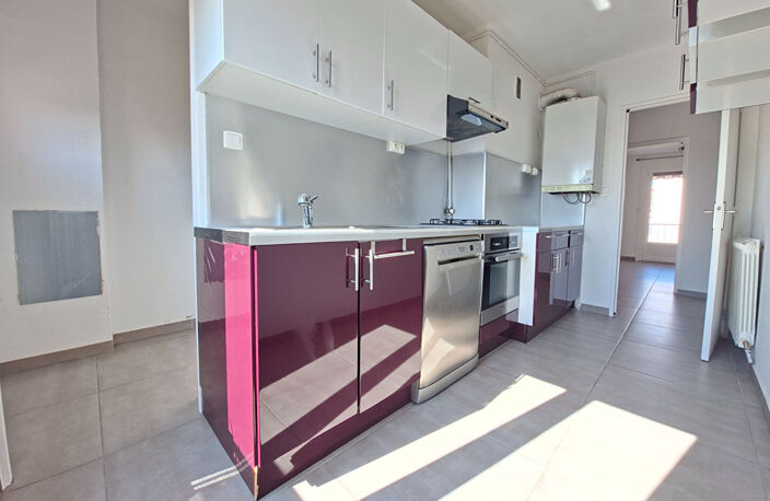 Perpignan T4 de 69,6m2 avec balcon, cave et parking — photo 4