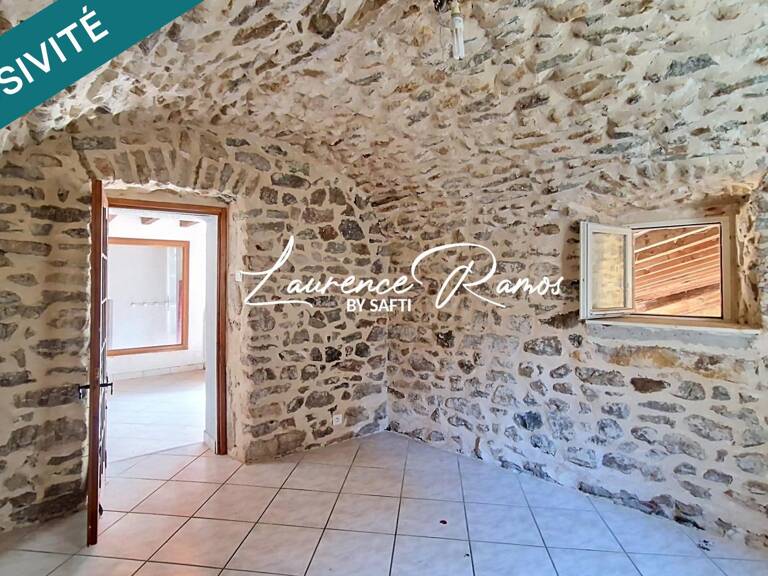 Maison en pierre de caractère avec beau potentiel — photo 1