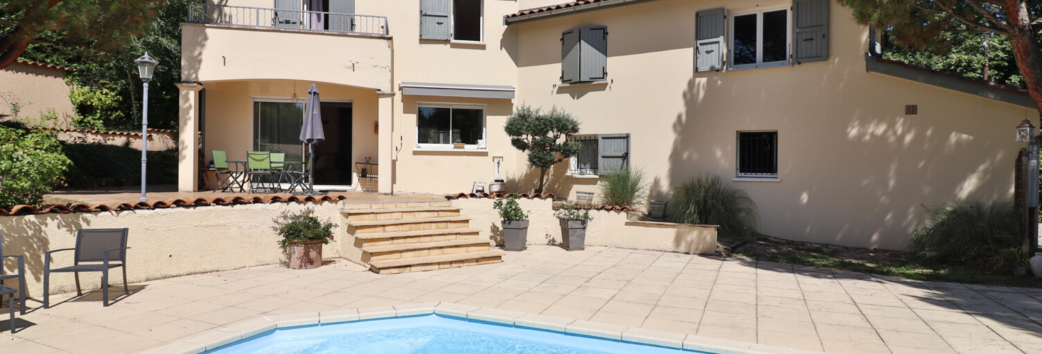 Maison 6 Pièces 182 m² à vendre à Charbonnières-les-Bains (69260)