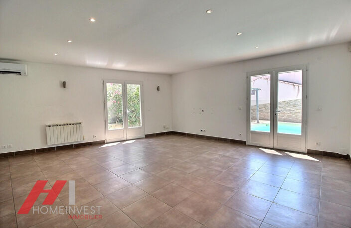 REZ-DE-VILLA T3/4 AVEC PISCINE, TERRASSE DE 200 M2 ET DOUBLE GARAGE   CHÂTEAU-GOMBERT / PALAMA — photo 5