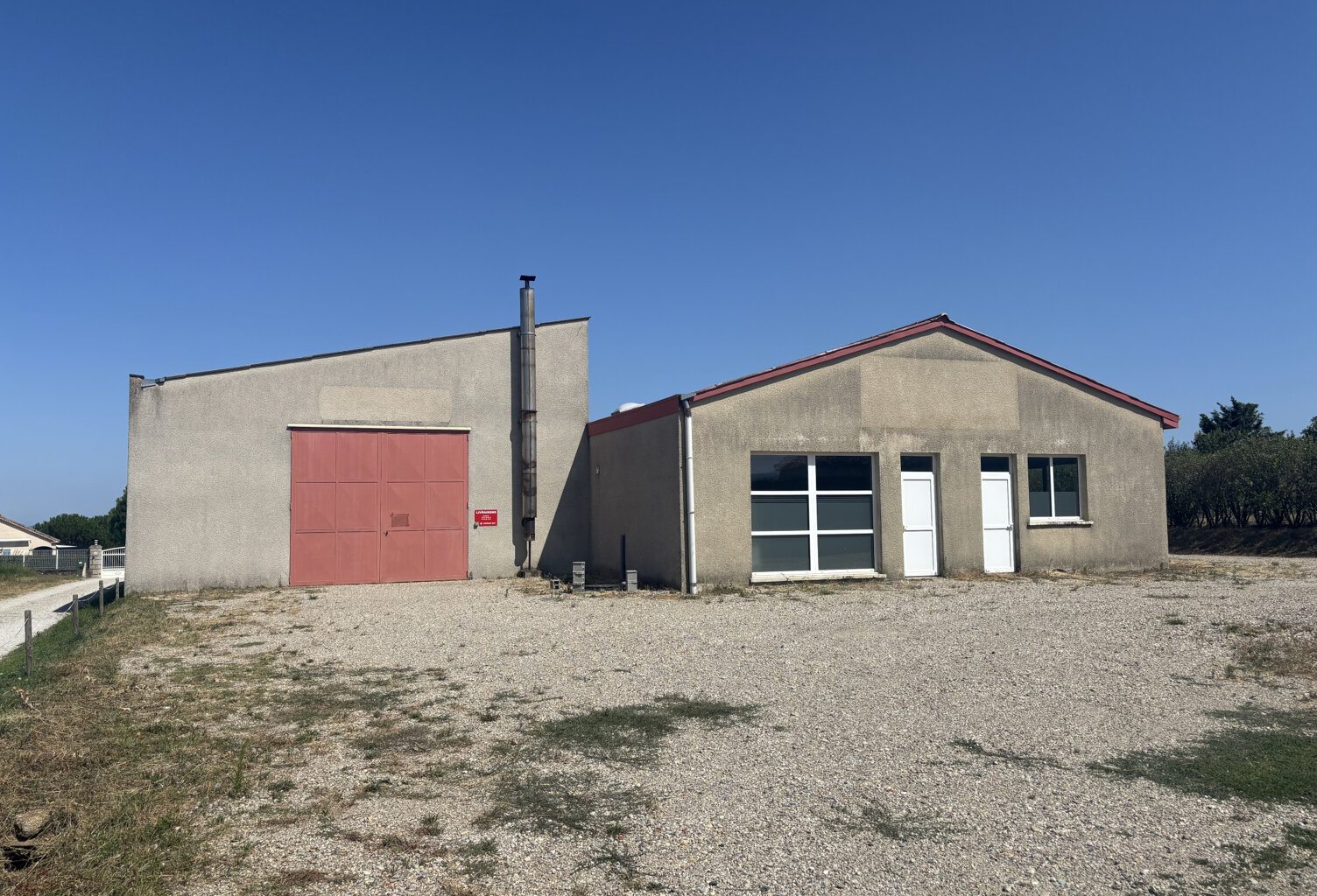 À louer   Ensemble immobilier d'activité de 836 m2 à Thorren — photo 1