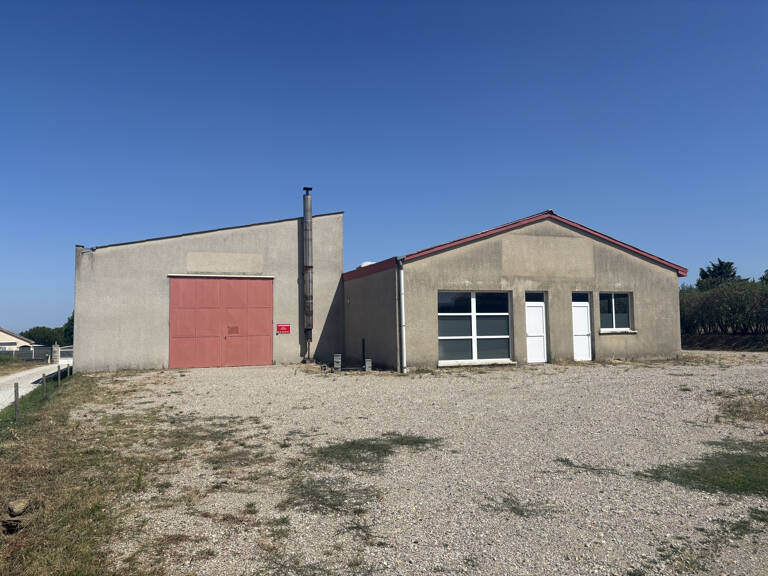 À louer   Ensemble immobilier d'activité de 836 m2 à Thorren — photo 1