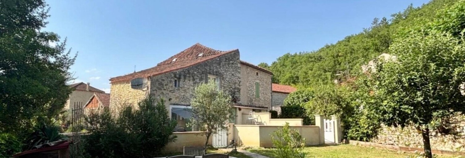 Maison 10 Pièces 230 m² à vendre à Saint-Vincent-Rive-d'Olt (46140)