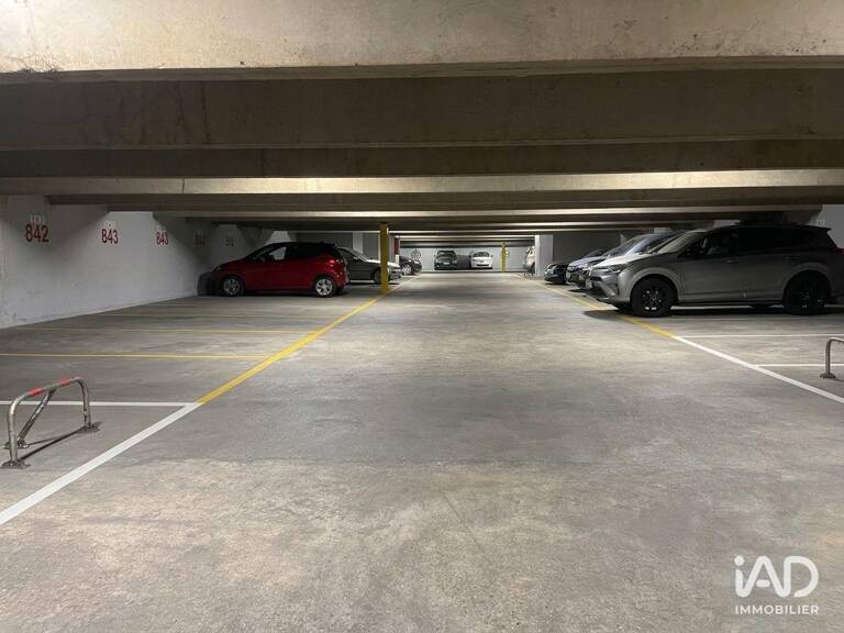 Location Parking 11 m&sup2; — photo 1