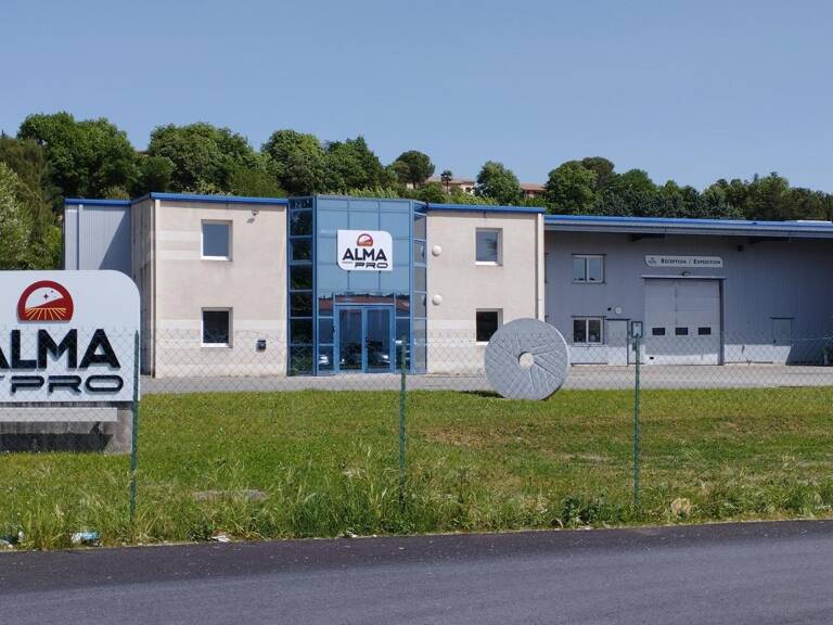 Batiment industriel de 1950 m2  Saint-Donat-Sur-L'Herbasse — photo 1