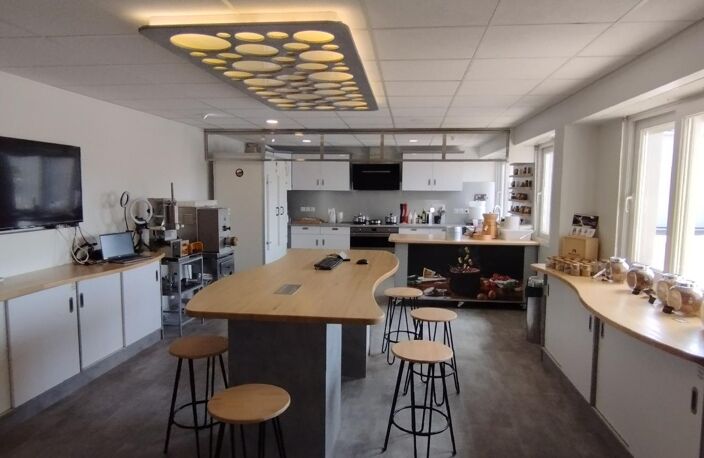 Batiment industriel de 1950 m2  Saint-Donat-Sur-L'Herbasse — photo 4