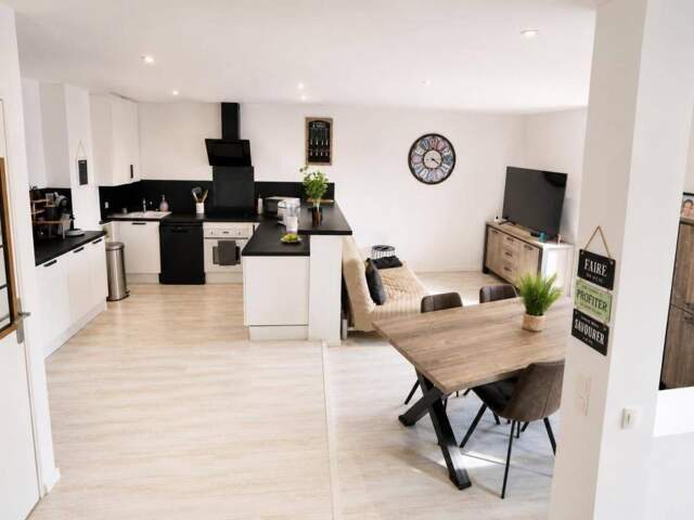 Duplex rénové proche du centre — photo du bien