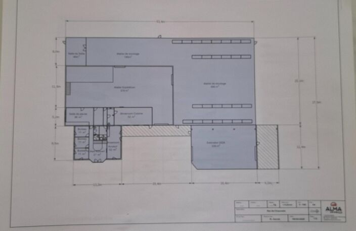 Bâtiment opérationnel, bien agencé, composé de 500 m2  de bureaux et de 380 m2 d'entrepôt sur 2190 m2 de terrain Saint-Donat-Sur-L'Herbasse — photo 2