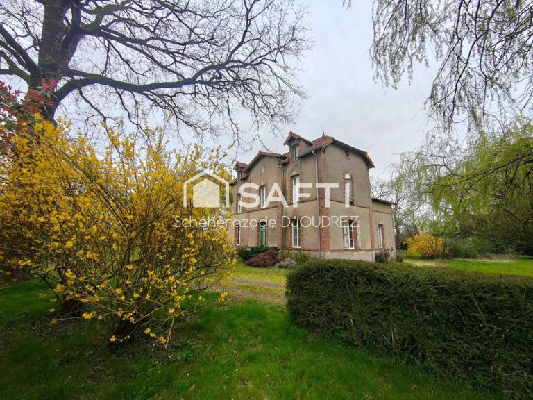 MAISON DE MAITRE DE 232M² - 11 PIECES - DEPENDANCE DE 200M² - PARC DE 8971M² — photo 1