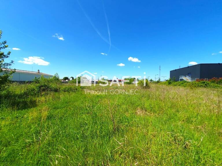Opportunité foncière exceptionnelle à Varennes-sur-Seine (77130)  Terrain commercial de 13 443 m² — photo 1