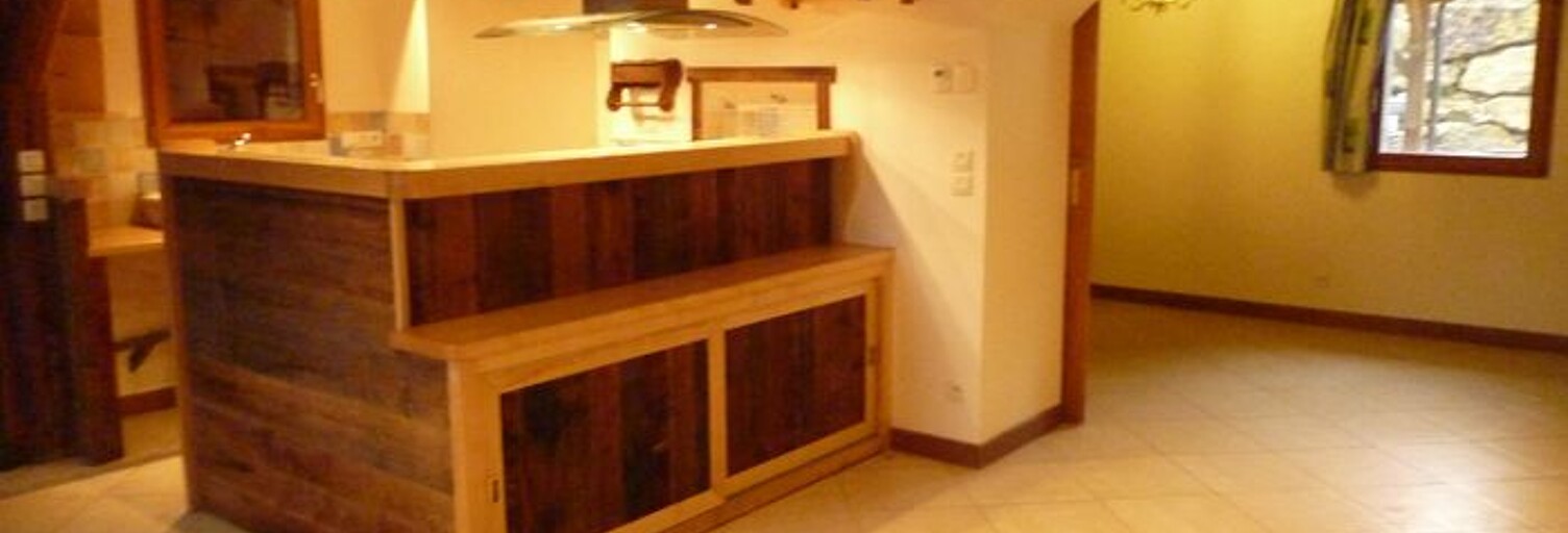 Maison 5 Pièces 145 m² à louer à Bellecombe-en-Bauges (73340)