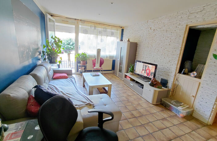 Lourdes, T3 de 70 m2 avec balcon et cave — photo 3