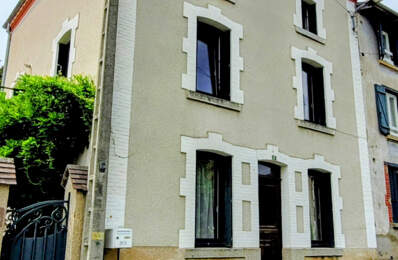 PANISSIERES Centre-ville Maison de ville avec jardin pour ré — photo du bien