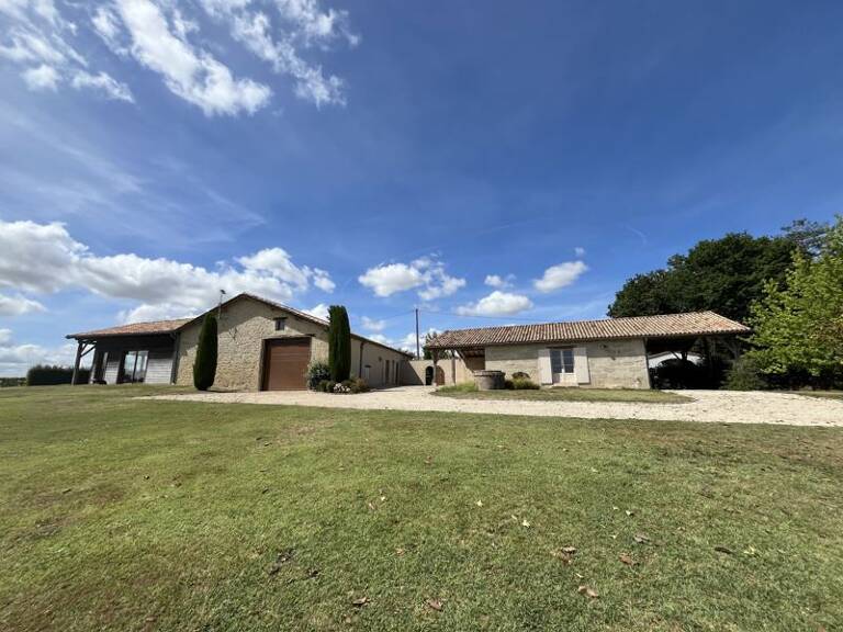Maison en pierre de 7 pièces principales — photo 1