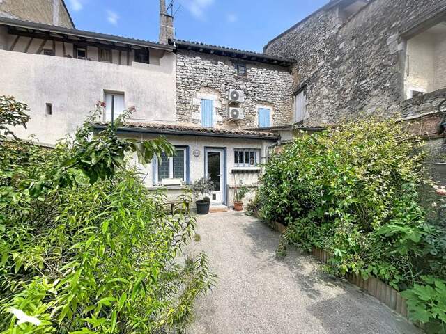 Maison de bourg de 5 pièces principales — photo du bien