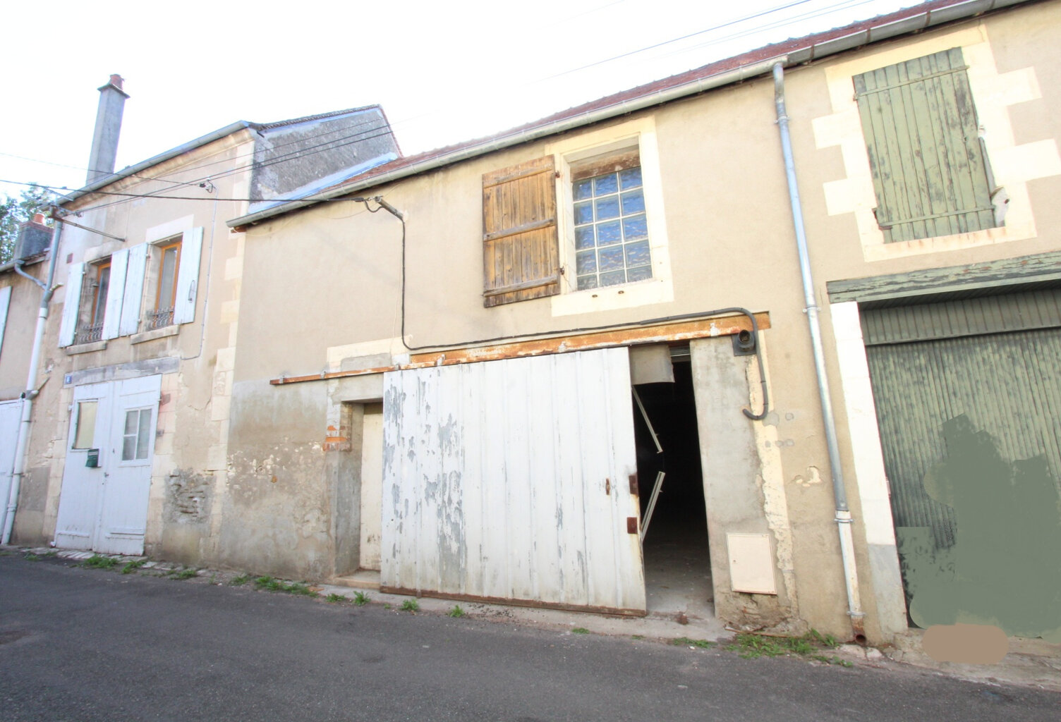 Centre-ville Charité-sur-Loire, bâtiment 162 m2 sur deux niv — photo 1