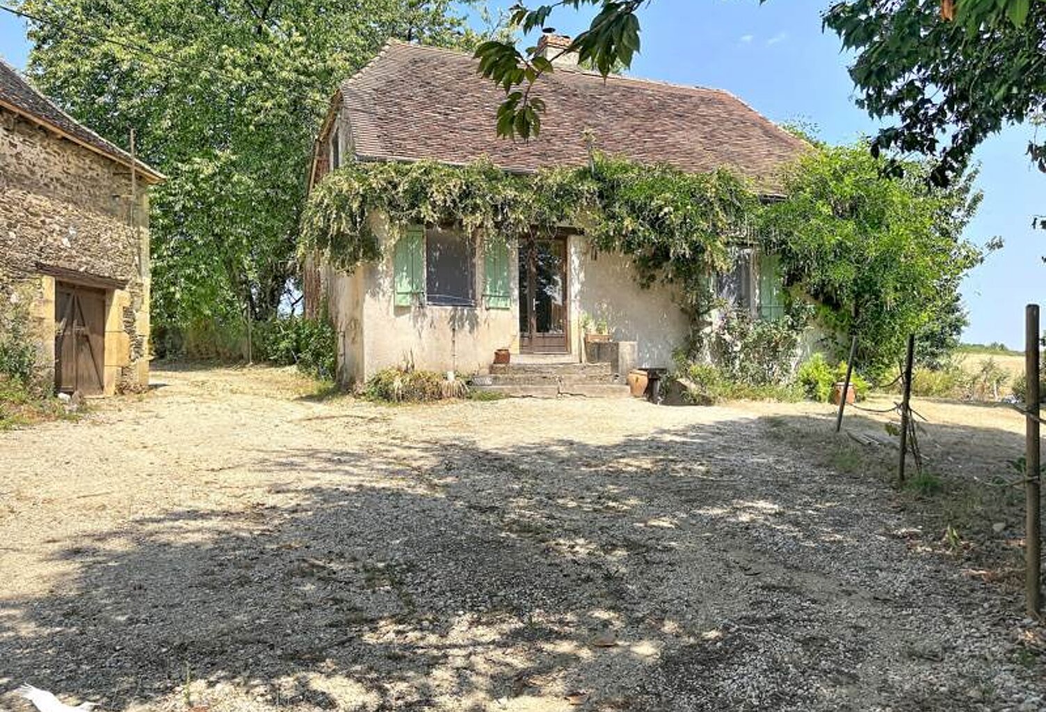 Maison en pierre de 9 pièces principales — photo 1