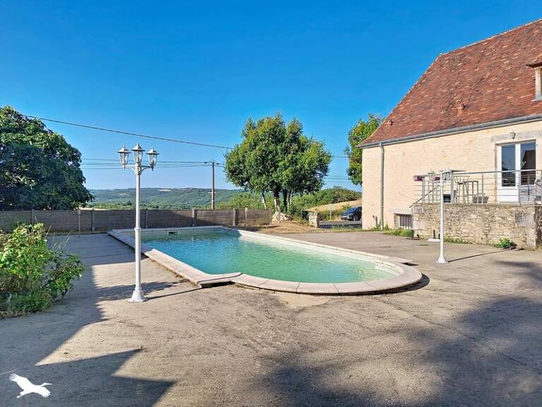 Maison en pierre de 5 pièces principales — photo 1