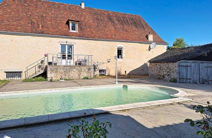 Maison en pierre de 5 pièces principales — photo 2