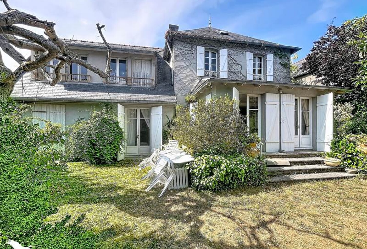 Villa de 10 pièces principales — photo 1