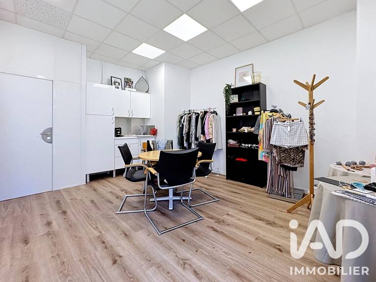 Vente Boutique/Local commercial 30 m&sup2; — photo 1