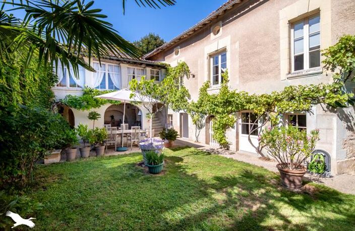 Maison de ville de 10 pièces principales — photo 2