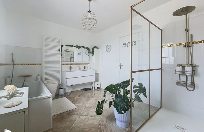 Contemporaine de 7 pièces principales — photo 5