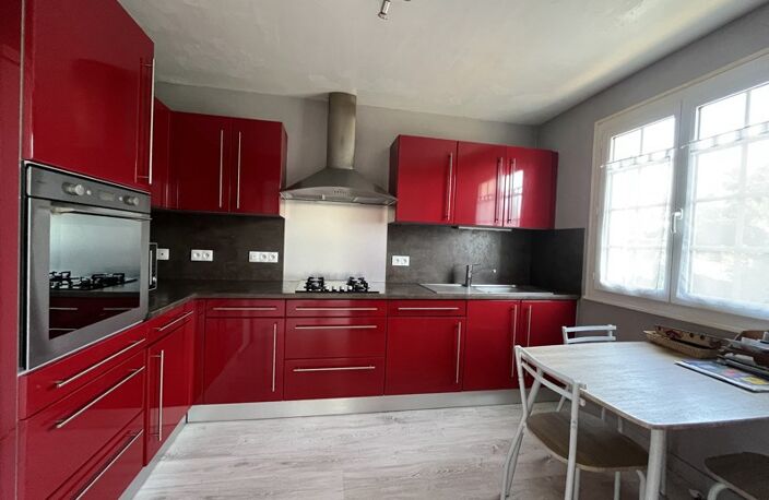 Vente maison 3 pièces 70 m² Châteauneuf-du-Faou (29520) — photo 2