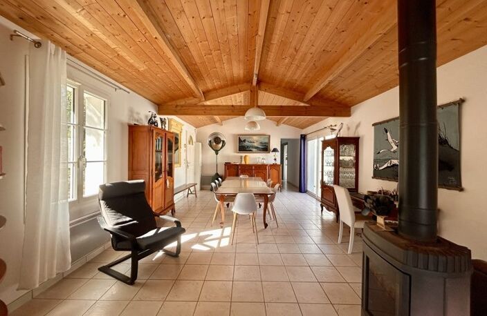 Villa de 6 pièces principales — photo 2