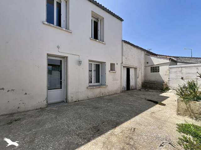 Immeuble 148 m² à Beurlay — photo du bien