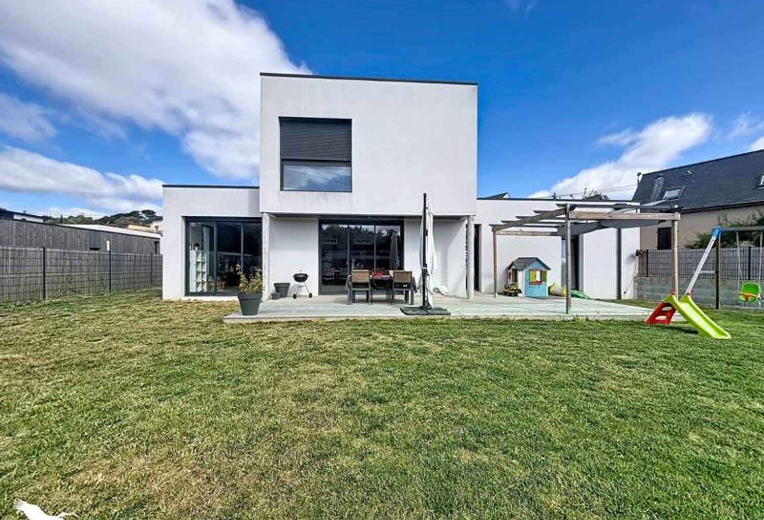 Contemporaine de 5 pièces principales — photo 1