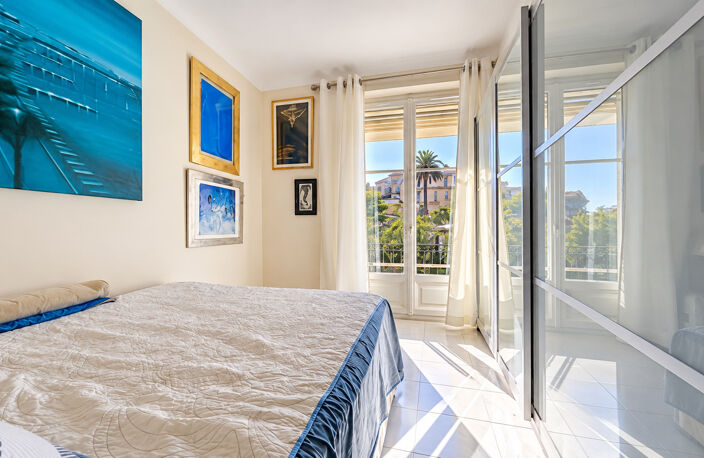 CANNES CENTRE BEAU BOURGEOIS T2 DE 50M2 VUE MER CAVE — photo 3