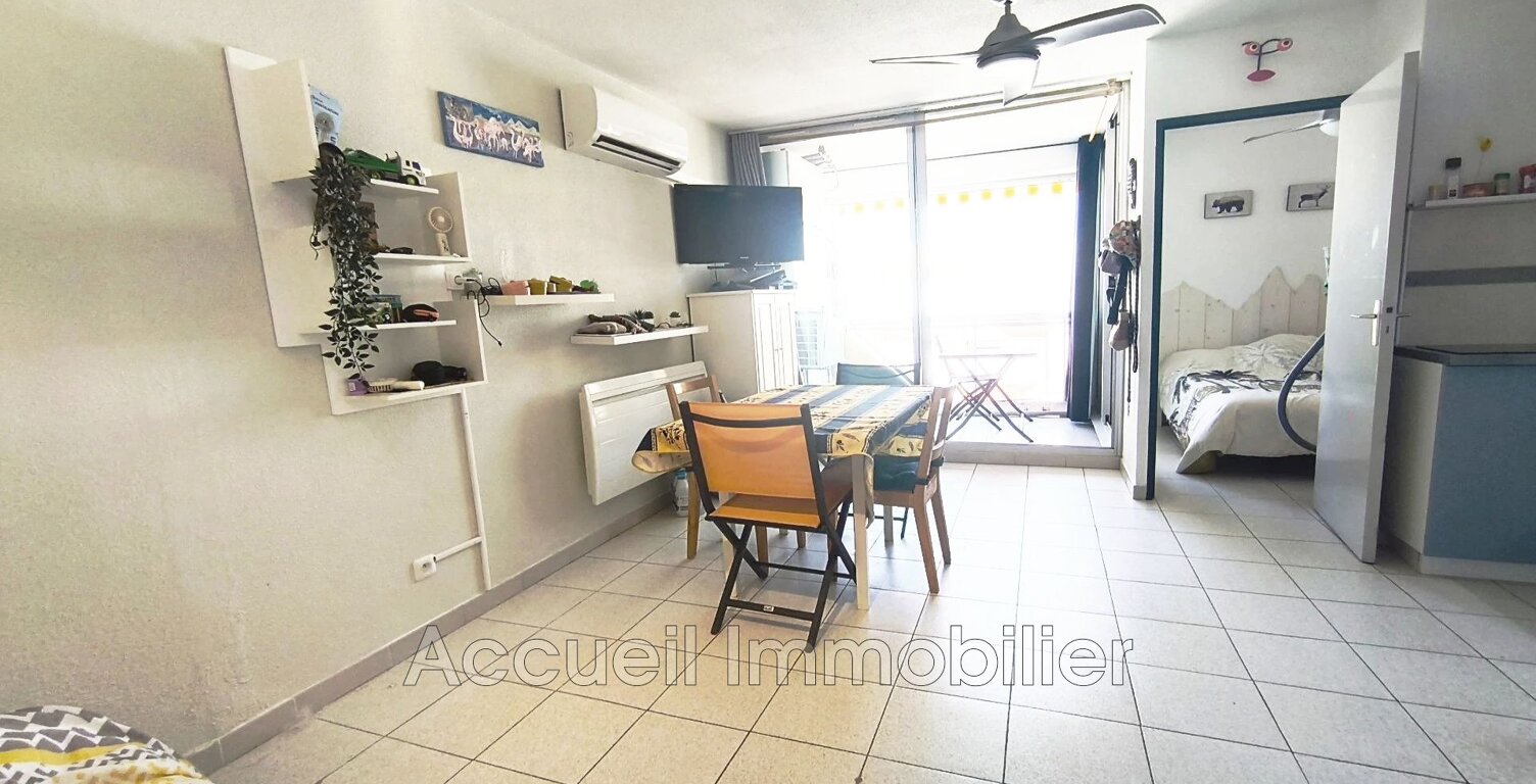 P2 au 3ème et dernier étage, vendu meublé, d''environ 26 m² + — photo 1