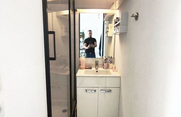 P2 au 3ème et dernier étage, vendu meublé, d''environ 26 m² + — photo 4