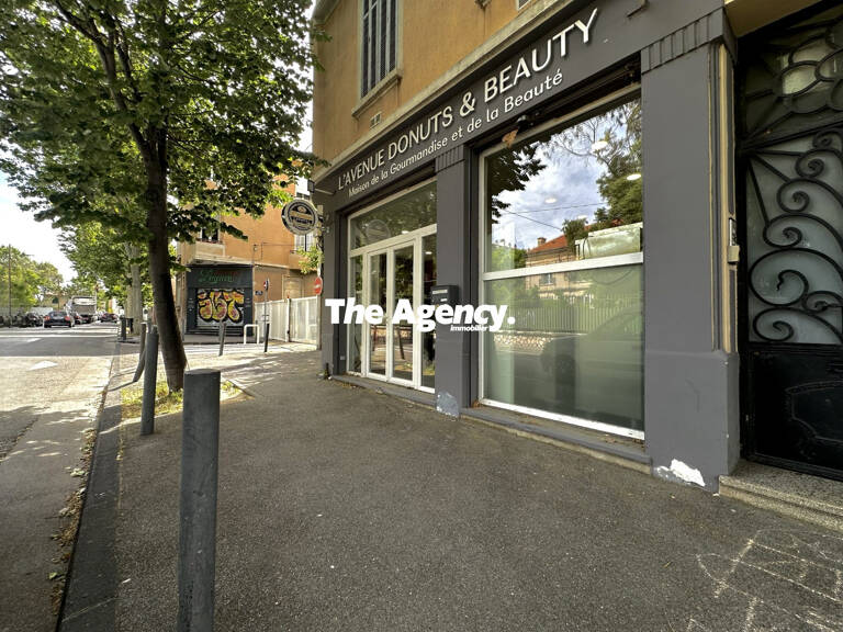LE JOLI CORNER DU 9EM — photo 1