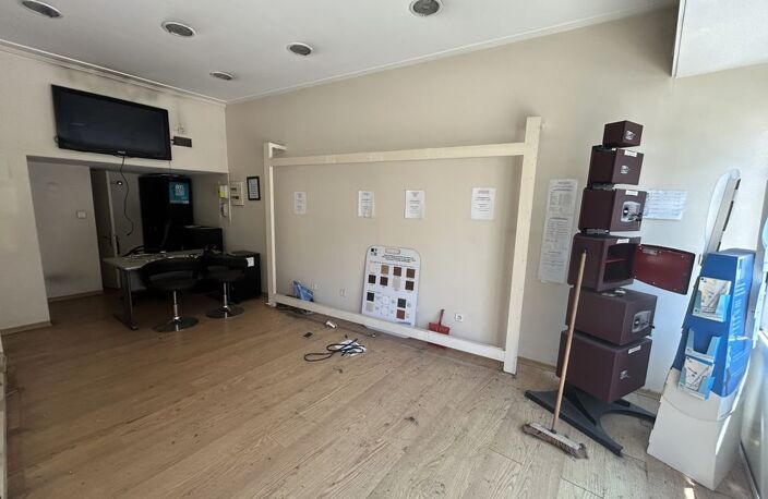 MURS COMMERCIAUX / 21,80 m² / COURS LIEUTAUD / MARSEILLE 13006 — photo 2