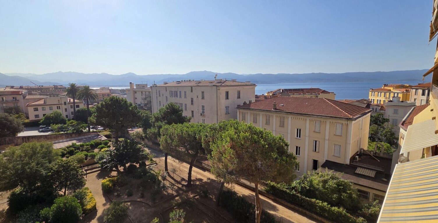 A VENDRE F3 LUMINEUX VUE MER PALAIS GRANDVAL — photo 1