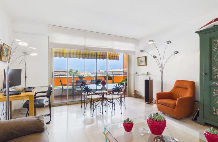 A VENDRE F3 LUMINEUX VUE MER PALAIS GRANDVAL — photo 3