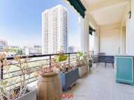 Appartement de 110 m2 avec terrasse, cave, chambre de bonne et garage — photo 2