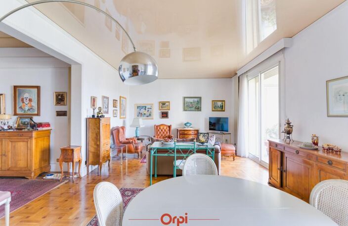 Appartement de 110 m2 avec terrasse, cave, chambre de bonne et garage — photo 4