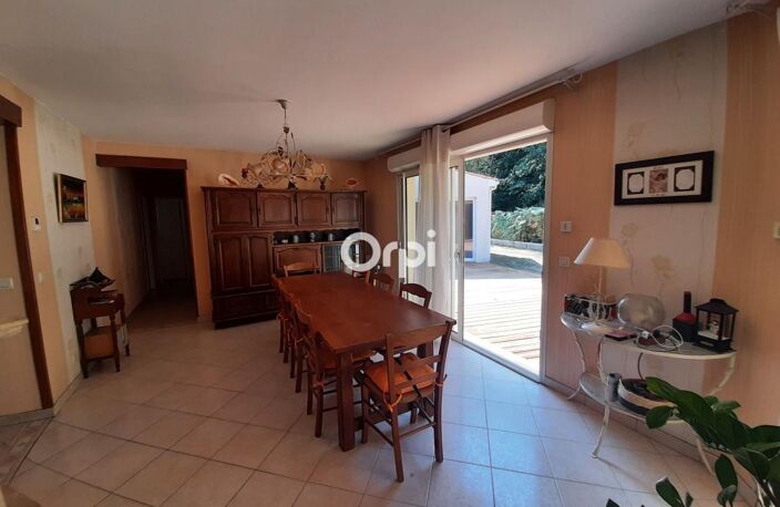 Breuillet – Maison familiale de 172 m² avec suite parentale, garage et beaux volumes — photo 3