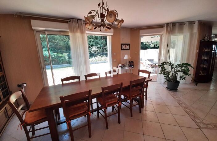 Breuillet – Maison familiale de 172 m² avec suite parentale, garage et beaux volumes — photo 4