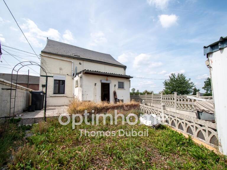 Maison divisée en deux logements avec garage et jardin — photo 1