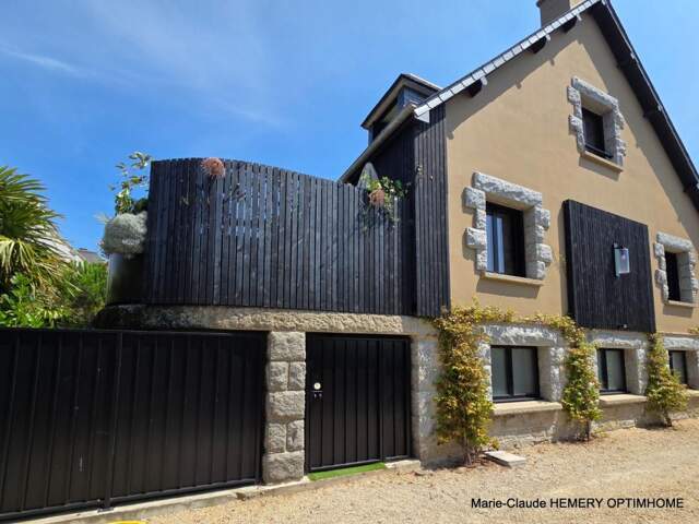 Dinard, Thalassothérapie, belle Villa BBC de 202m² sur parcelle de 400 m² clôturée et paysagée. Rénovation récente de qualité — photo du bien