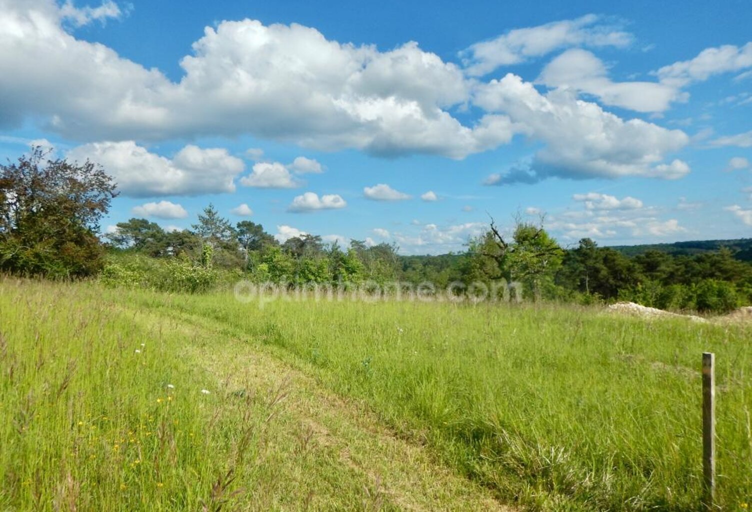 Terrain à vendre de 1 500 m² sur la commune de NOTRE-DAME-DE-SANILHAC (24) — photo 1