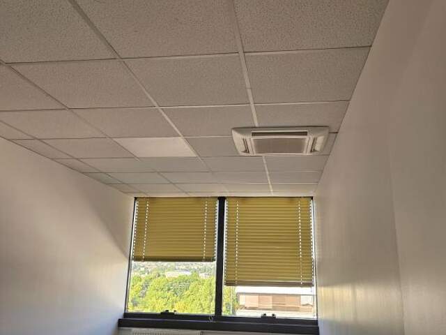 Bureau de 13 m2 à louer à Cergy Préfecture — photo du bien