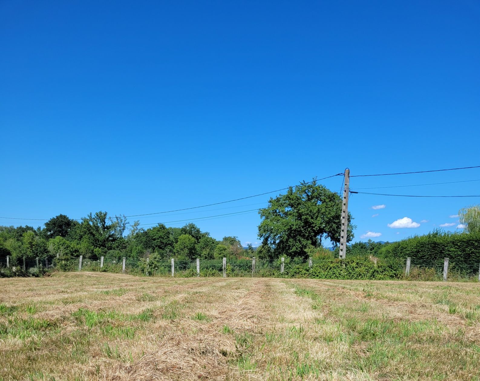 Terrain à bâtir de 1037 m² à ORLEAT (63)