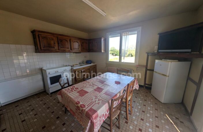 Maison familiale avec sous-sol complet sur 3 264 m² de terrain – Savignac-Lédrier (Dordogne – Périgord Vert) — photo 3