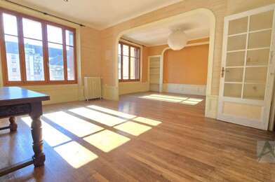 Appartement 6 pièces 369500 €