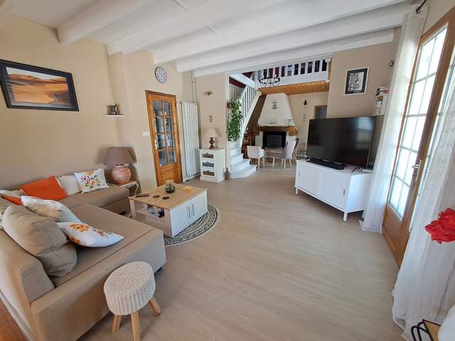 Maison à vendre 7 pièces SAINT MEDARD EN JALLES (33) — photo du bien